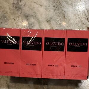 Valentino Donna Born in Roma Pink sample pack of 16